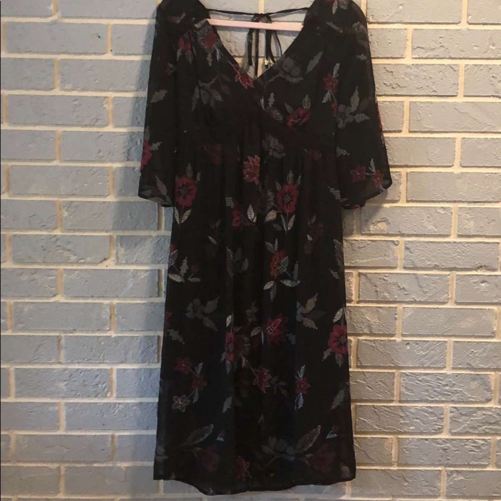 Black and pink long sleeve rose dress.